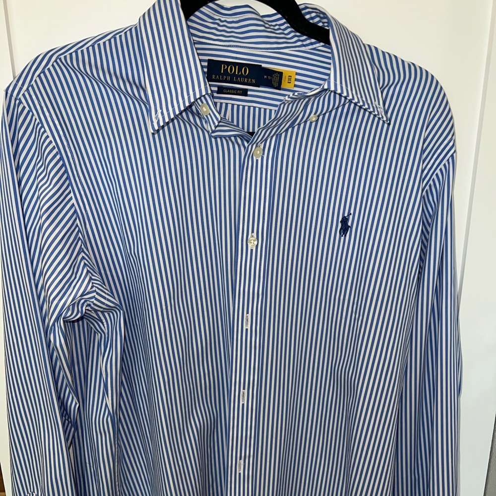 Men’s classic fit polo size Medium blue and white